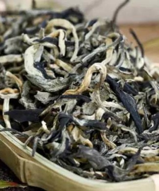 ЮэГуанБай_02